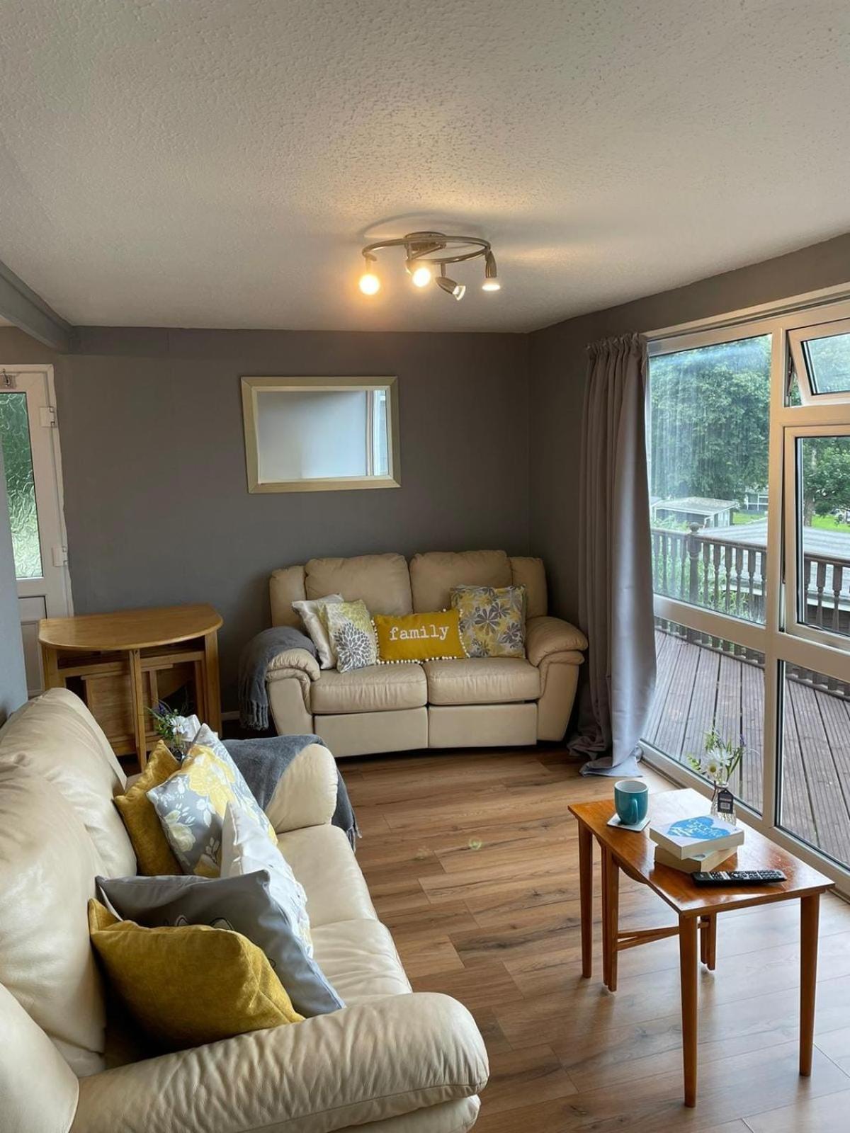 180 River View Cabin Caeathro ภายนอก รูปภาพ
